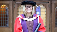 England Women’s Head Coach Sarina Wiegman Awarded Honorary Damehood | Photo: X/Lionesses : England women's head coach Sarina Wiegman receiving an honorary degree from the Loughborough University.