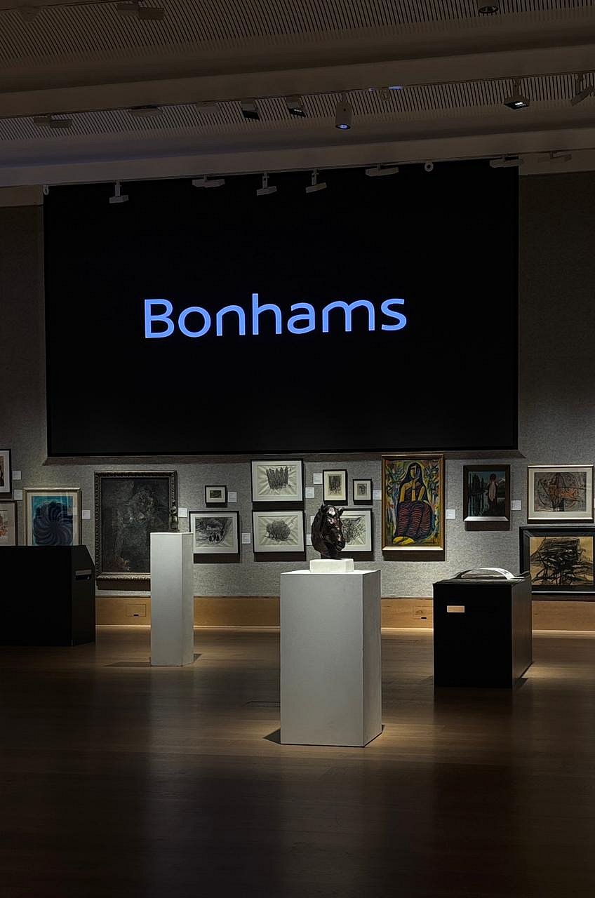 Bonhams art auction gallery