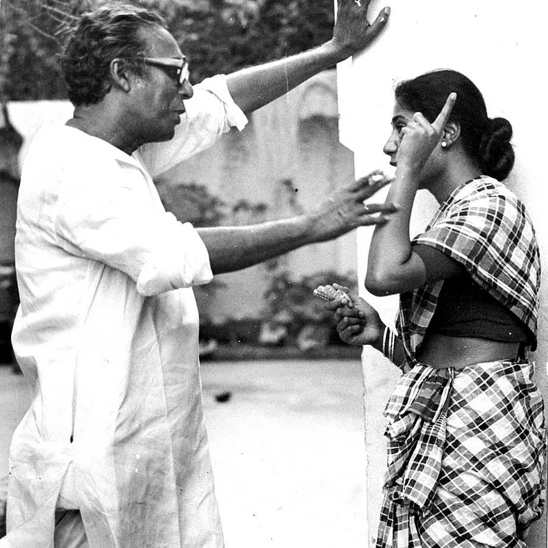 Akaler Sandhane behind the scenes