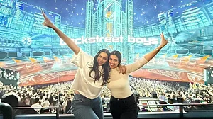 Instagram/Sneha Ramachander : Deepika Padukone enjoys Backstreet Boys concert with her friend