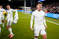 Crystal Palace 1-1 Fulham, Premier League: Tom Cairney Strikes Late To Rescue Point | Photo: Jordan Pettitt/PA via AP : Fulham's Tom Cairney (right) celebrates after scoring his sides first goal during their English Premier League soccer match against Crystal Palace in London.