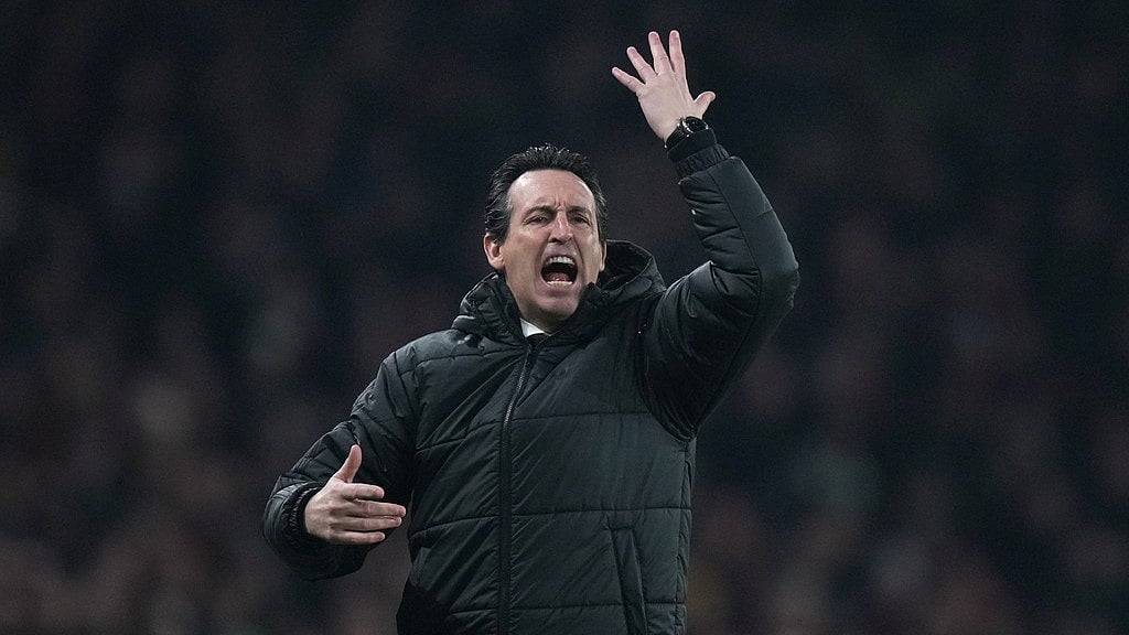 Aston Villa's head coach Unai Emery reacts during the English Premier League match between Arsenal and Aston Villa in London. - Photo: AP