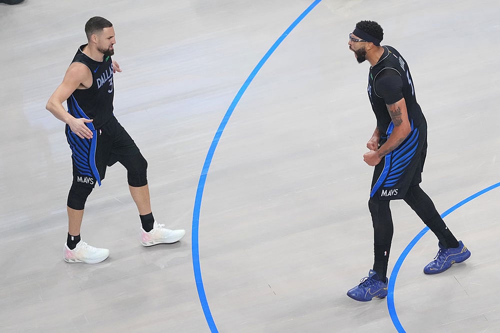 NBA Basketball Game: Houston Rockets vs Dallas Mavericks