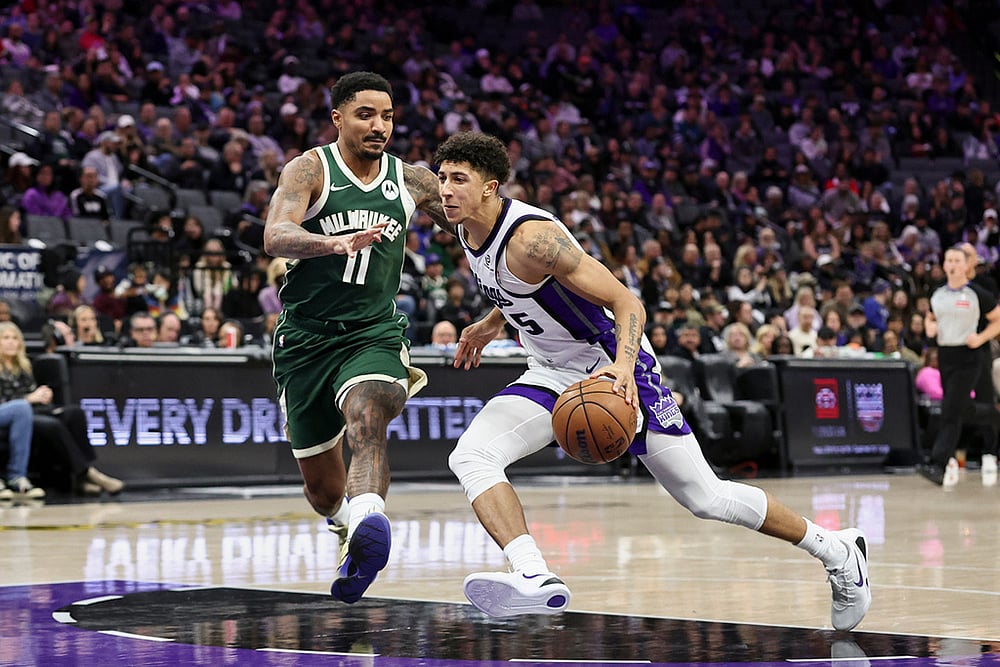 Milwaukee Bucks vs Sacramento Kings NBA Basketball-Nique Clifford
