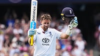 Australia Vs England, 5th Ashes Test: Joe Root Equalises Ricky Ponting With Milestone Century In Sydney | Photo: AP/Mark Baker : England's Joe Root celebrates after scoring a century during play on day two of the fifth and final Ashes cricket test between England and Australia in Sydney, Monday, Jan. 5, 2026.