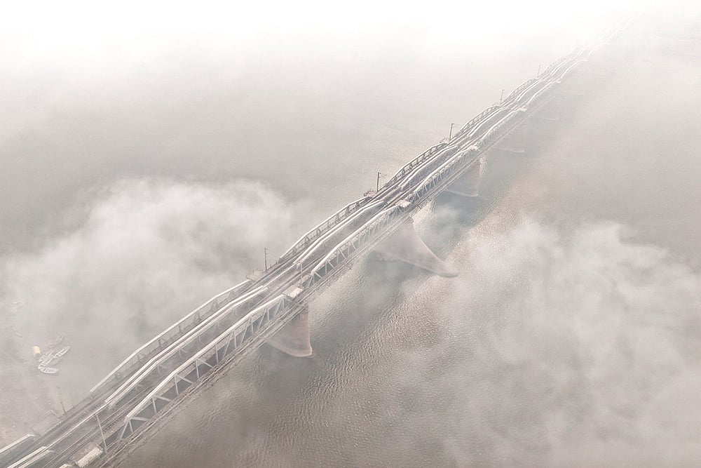 Winter day in Old Yamuna Bridge, Prayagraj 