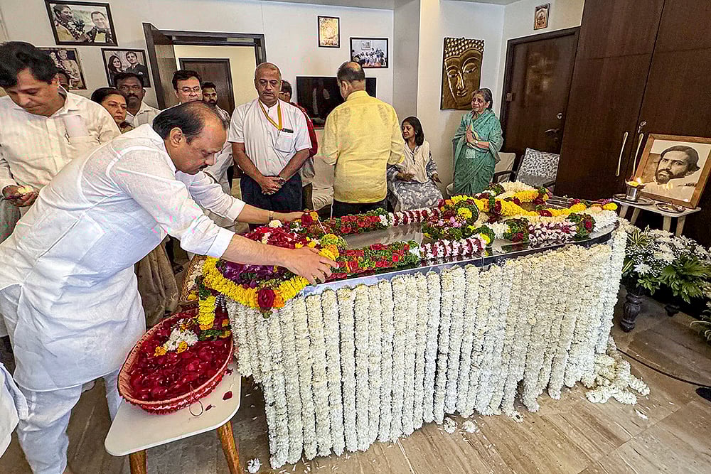 Ajit Pawar pays tribute to Suresh Kalmadi