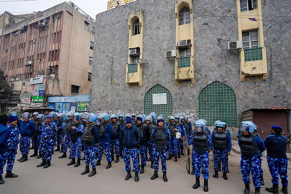 Faiz-E-Ilahi Mosque Turkman Gate