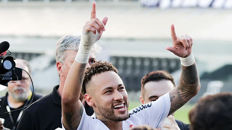 Neymar has extended his stay with Santos - null