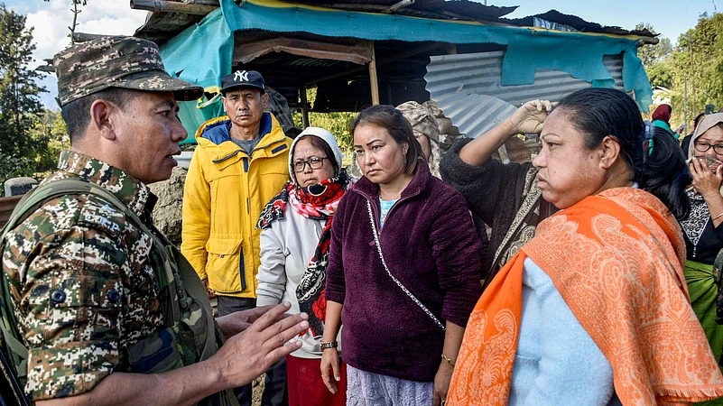 2 injured in blasts in Manipurs Bishnupur -