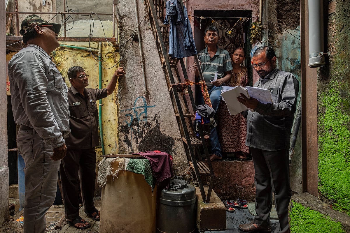 Crackdown On 'illegal' Migrants Intensifies Days Before BMC Polls  - null