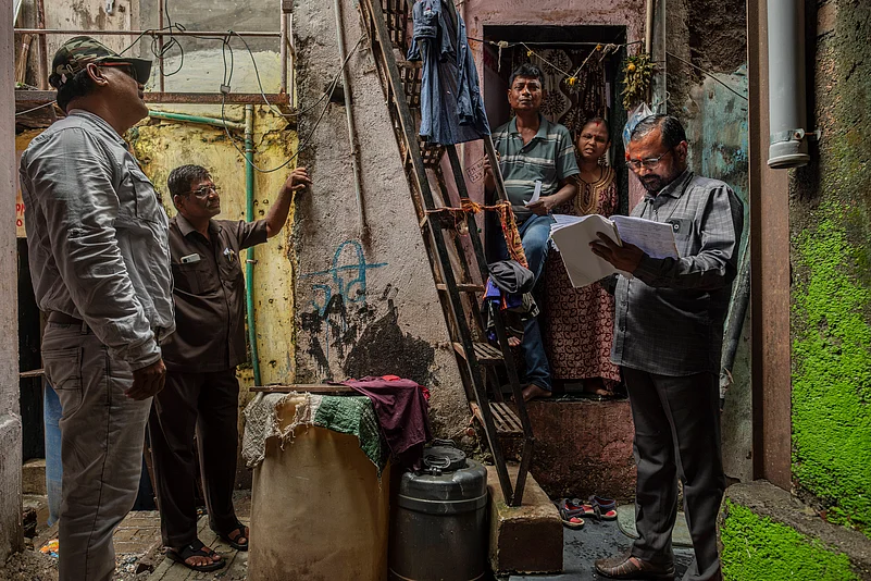 Crackdown On illegal Migrants Intensifies Days Before BMC Polls