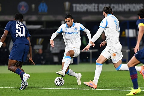 Marseille's Mason Greenwood, center, runs with the ball during the French Super Cup soccer match between PSG and Marseille in Kuwait City, Kuwait, Thursday, Jan. 8, 2026. ()