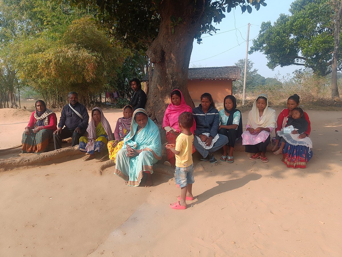 Khunti district: MNREGA workers in Chukru village of Siladun Panchayat, Khunti Block, Jharkhand - null