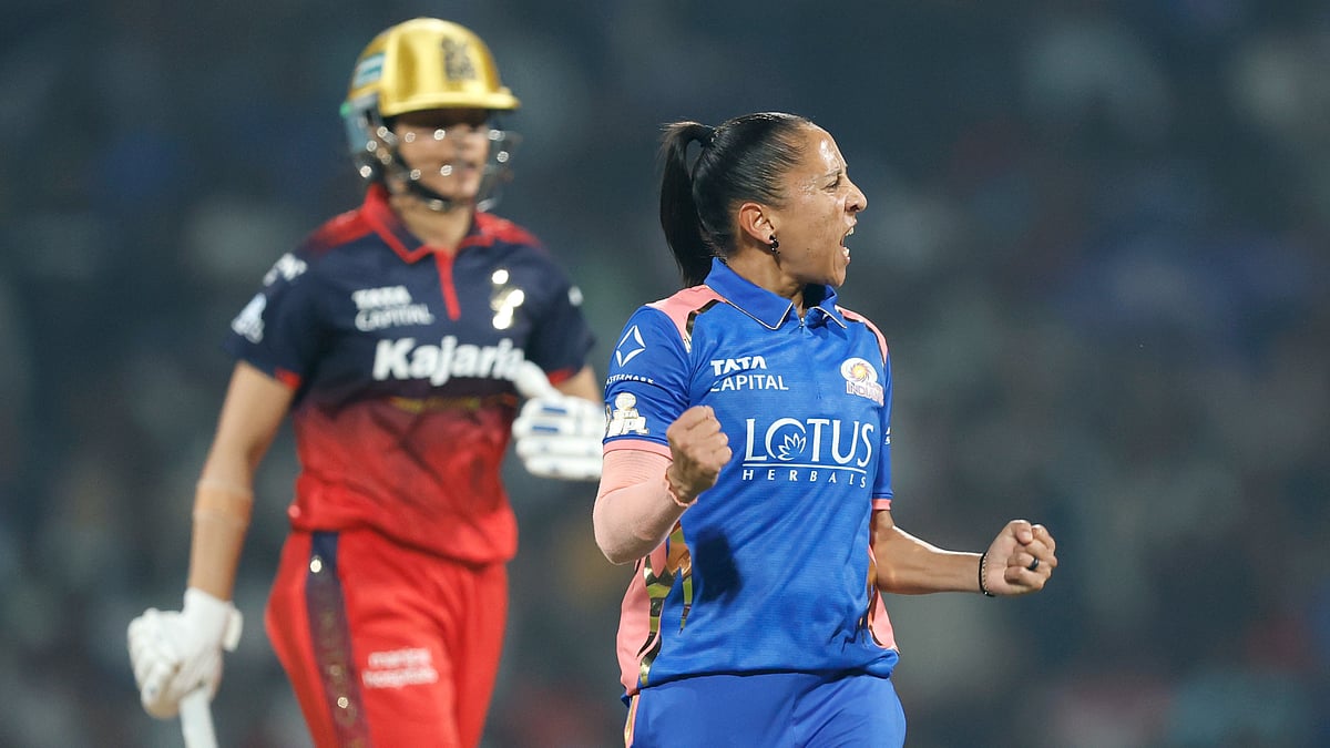 MI vs RCB Live Cricket Score, WPL 2026: Shabnam Ismail (right) celebrates the dismissal of Smriti Mandhana. - Photo: X/WPL
