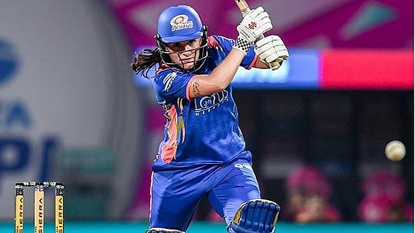 Mumbai Indians’ Amelia Kerr plays a shot during a Women's Premier League (WPL) T20 cricket match between Mumbai Indians and Royal Challengers Bengaluru, at the DY Patil Stadium, in Navi Mumbai. - | Photo: PTI