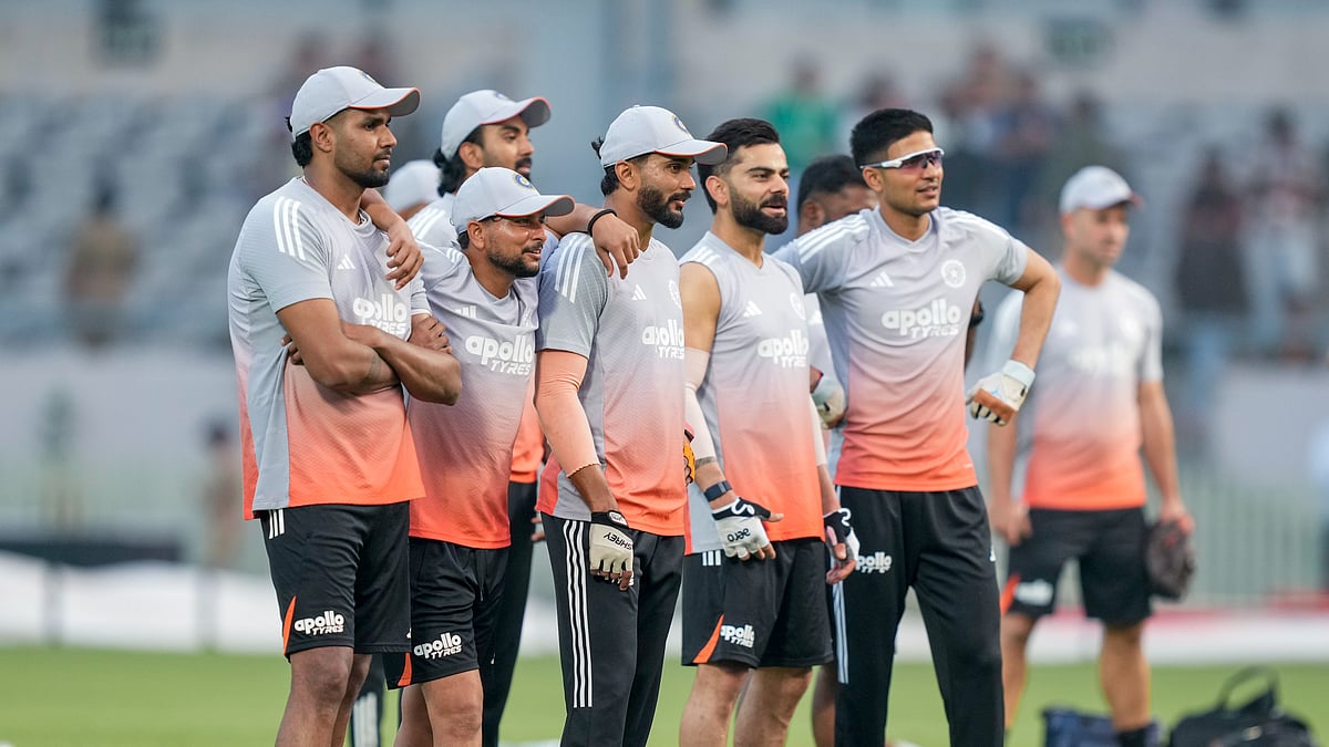 From left, India's Harshit Rana, Kuldeep Yadav, KL Rahul, Nitish Kumar Reddy, Virat Kohli and captain Shubman Gill during a practice session ahead of the first ODI cricket match of a series between India and New Zealand, at Kotambi Stadium, in Vadodara, Gujarat, Friday, Jan. 9, 2026.  - (PTI Photo/Ravi Choudhary) 