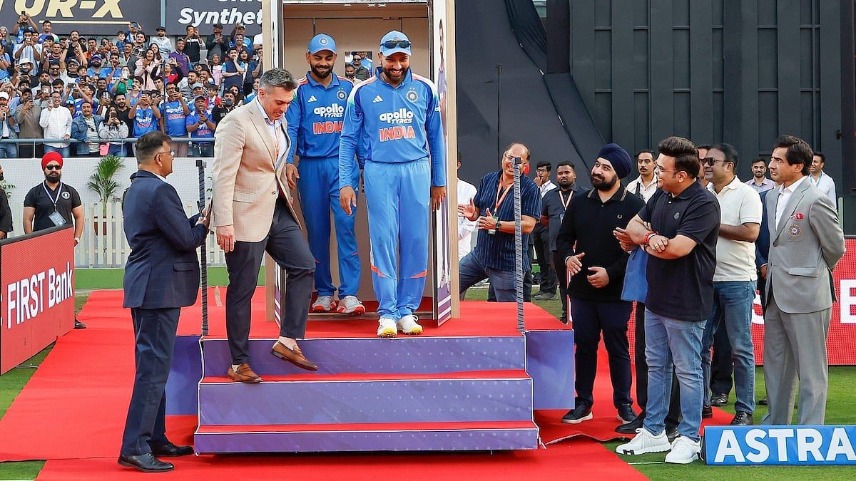 BCCI : Rohit Sharma and Virat Kohli felicitated by the Baroda Cricket Association.