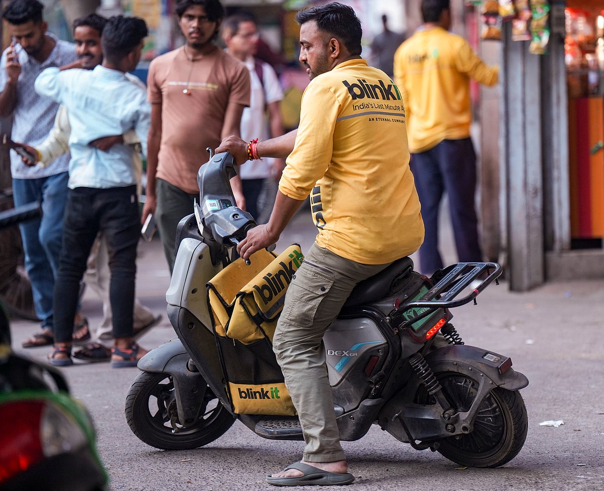 Delivery Worker  - Shashank Parade