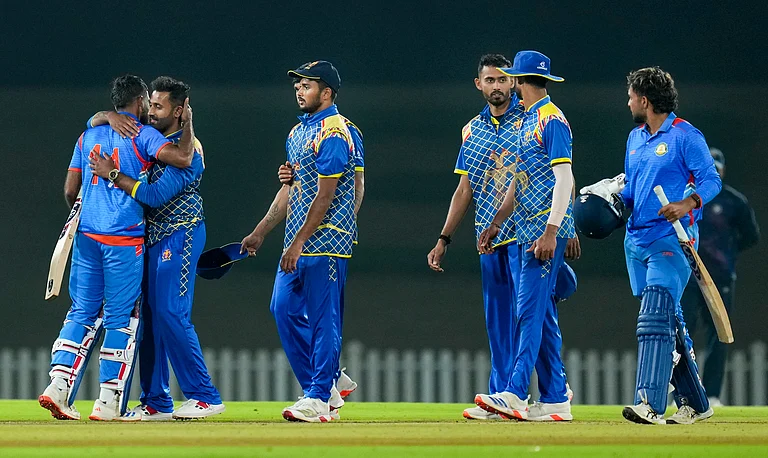 Vidarbha stun Karnataka in the semi-final of the Vijay Hazare Trophy 2025-26 in Bengaluru on Thursday, January 15, 2026. - PTI/Shailendra Bhojak