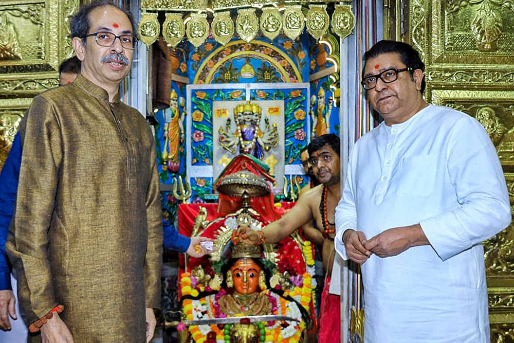 Thackeray family at Mumbadevi Temple