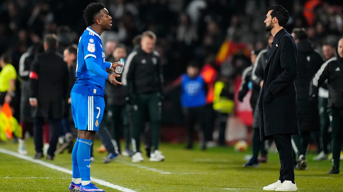 Real Madrid's Vinicius Junior, left, and Real Madrid's head coach Alvaro Arbeloa react during the Copa del Rey round of 16 soccer match between Albacete and Real Madrid, in Albacete, Spain, Wednesday, Jan. 14, 2026. - | Photo: AP/Jose Breton