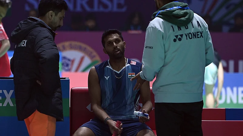 India Open 2026 bird droppings disrupt HS Prannoy Loh Kean Yew match video