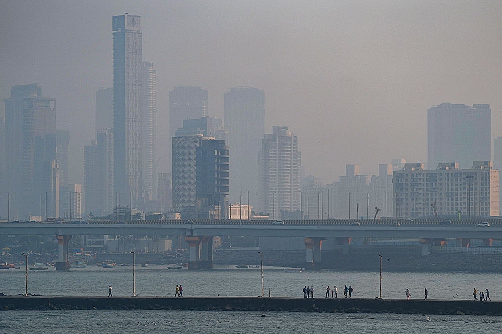 Weather: Haze in Mumbai