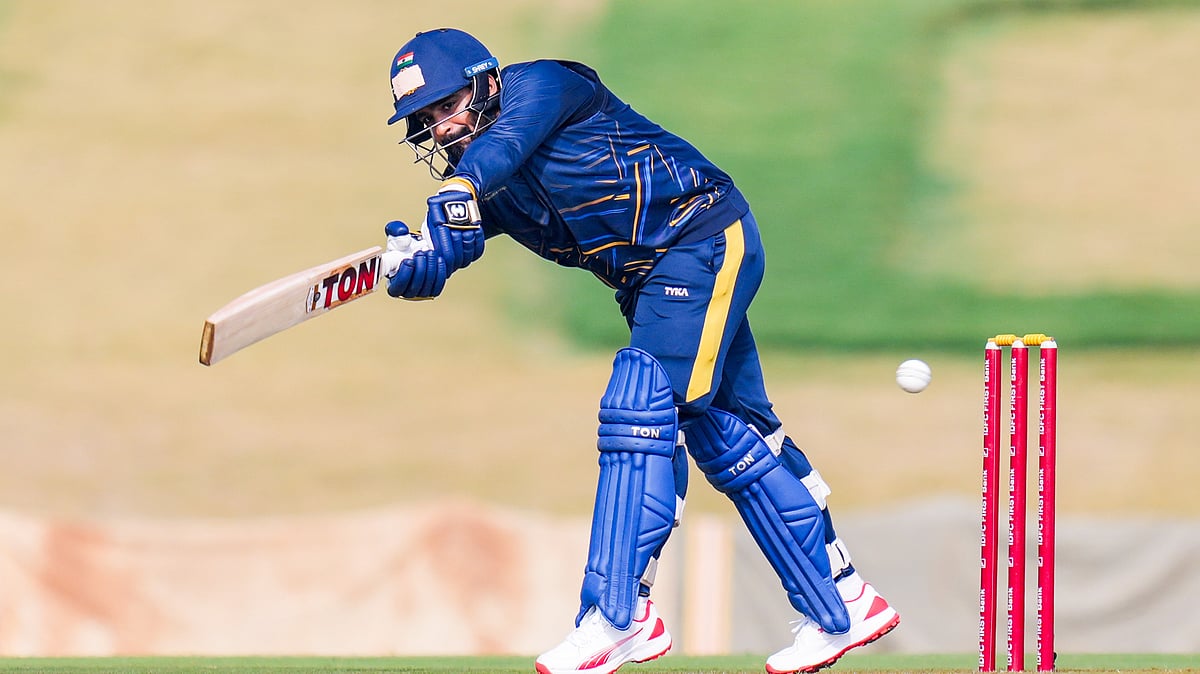 Prabhsimran Singh plays a shot during the third quarter-final of the Vijay Hazare Trophy 2025-26 between Madhya Pradesh and Punjab, at the BCCI Centre of Excellence ground in Bengaluru. - Photo: PTI