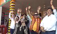 Screengrab : BJP party workers celebrate after the Mahayuti alliance victory in Mumbai. 