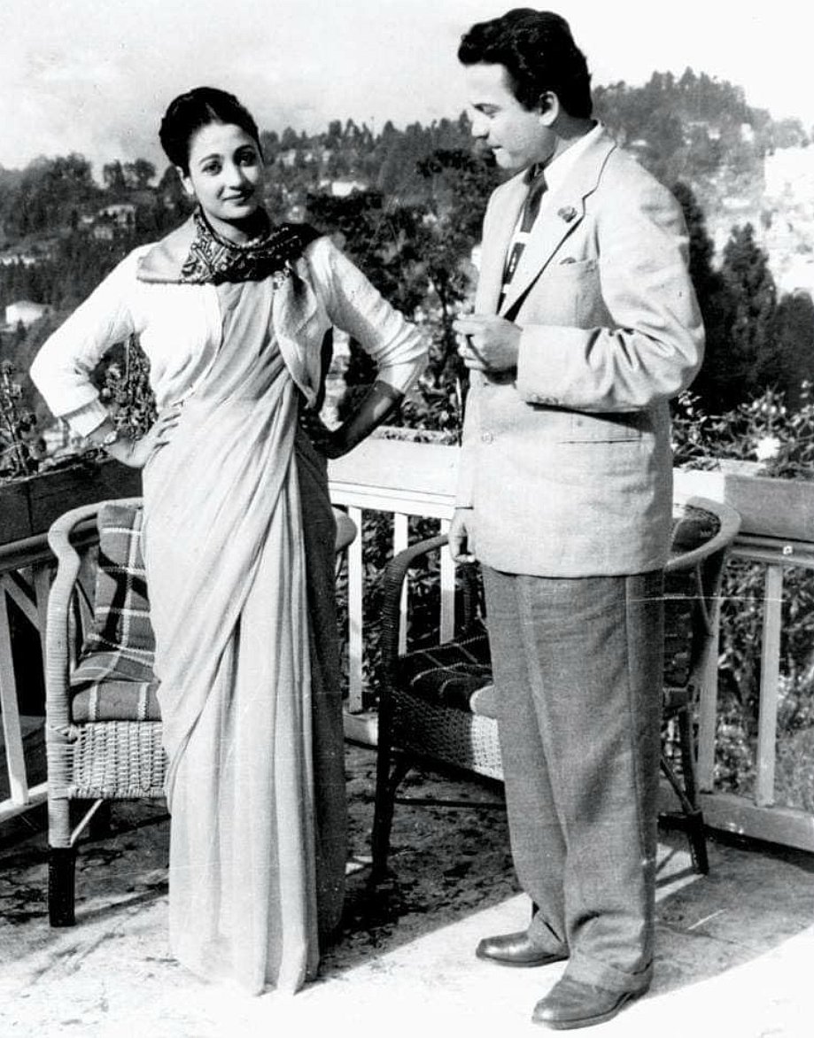 Pathey Holo Deri Still