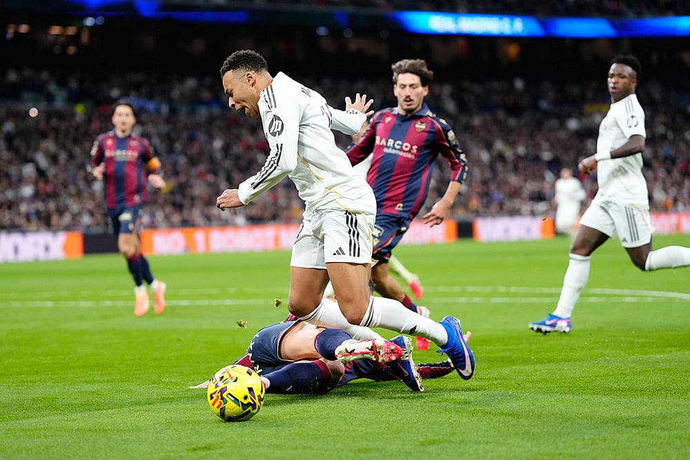 Real Madrid vs Levante Spanish Soccer La liga match-Adrian de la Fuente