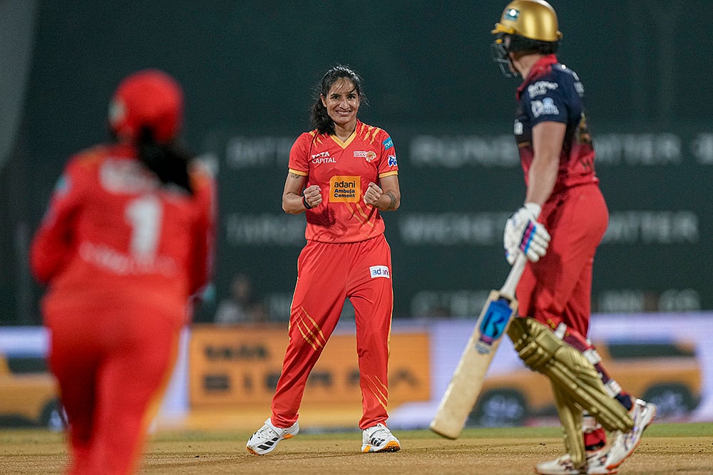 RCB vs GG WPL 2026-GGs Renuka Singh 