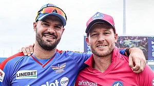 X/paarlroyals : Aiden Markram goes up against David Miller in this SA20 clash.