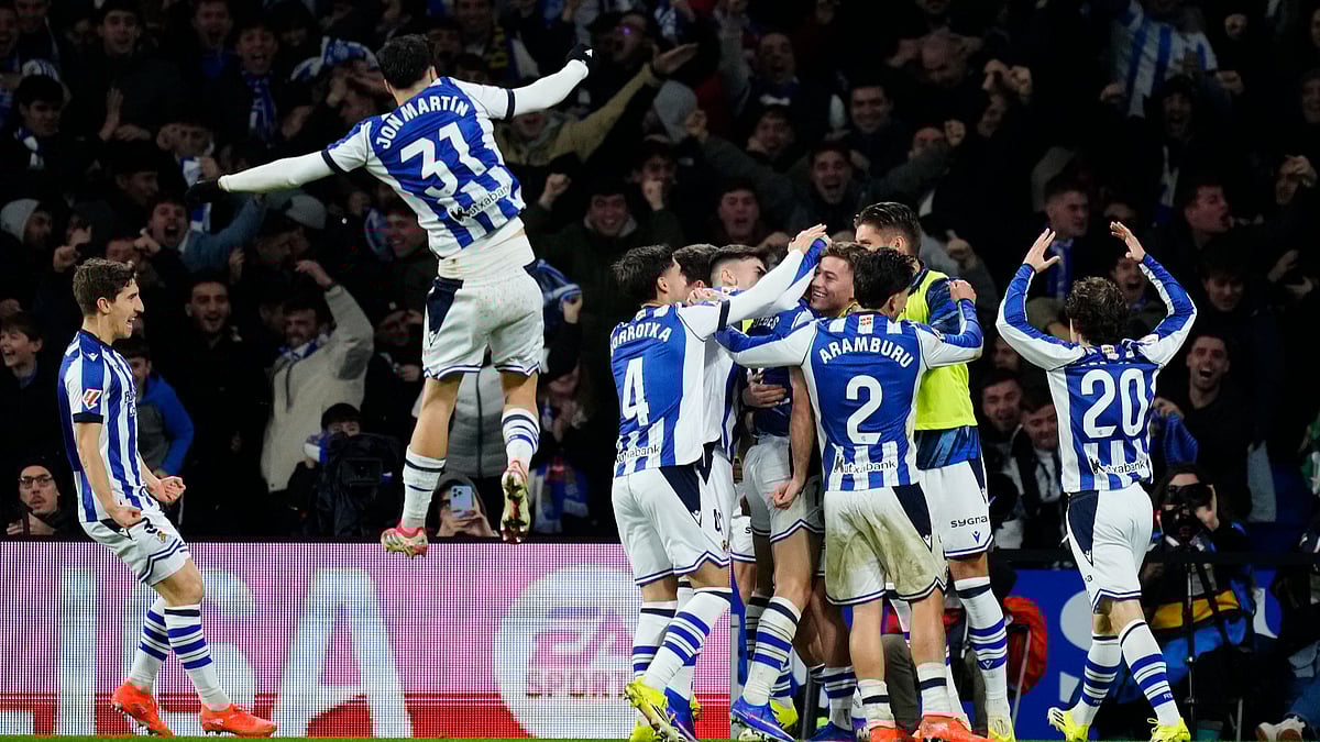 Sociedad celebrate Guedes' winner - null