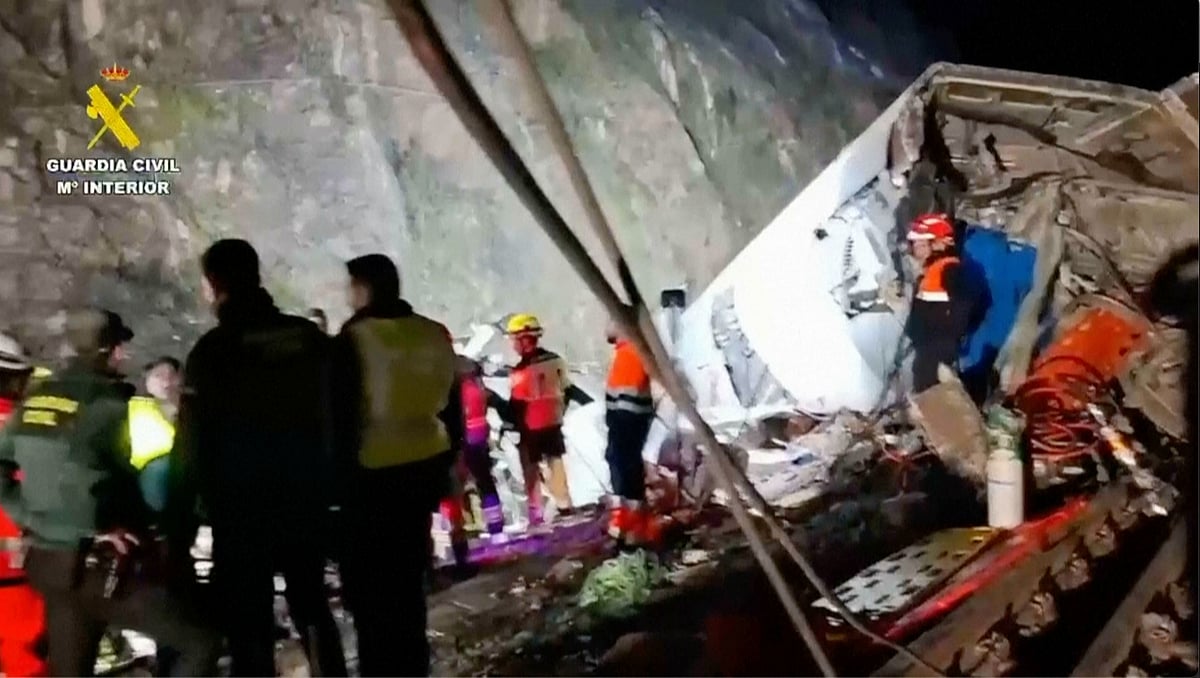 Southern Spain Train Crash Kills at Least 39, Dozens Injured
