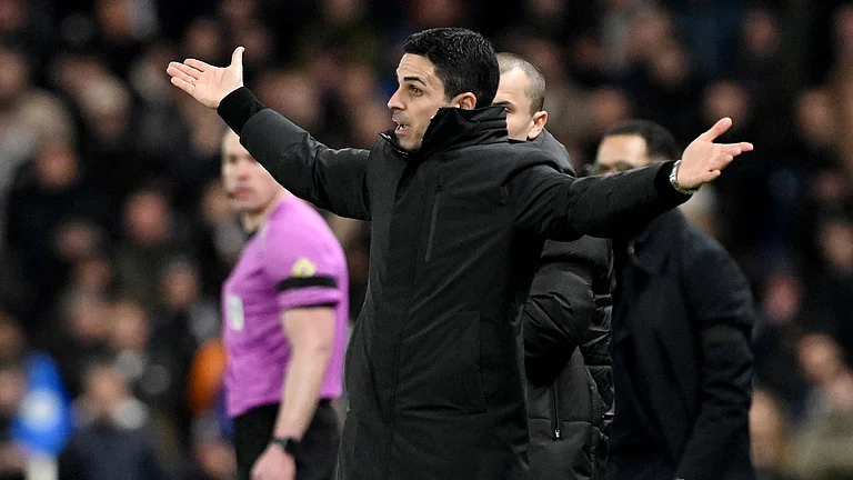 Arsenal manager Mikel Arteta - null