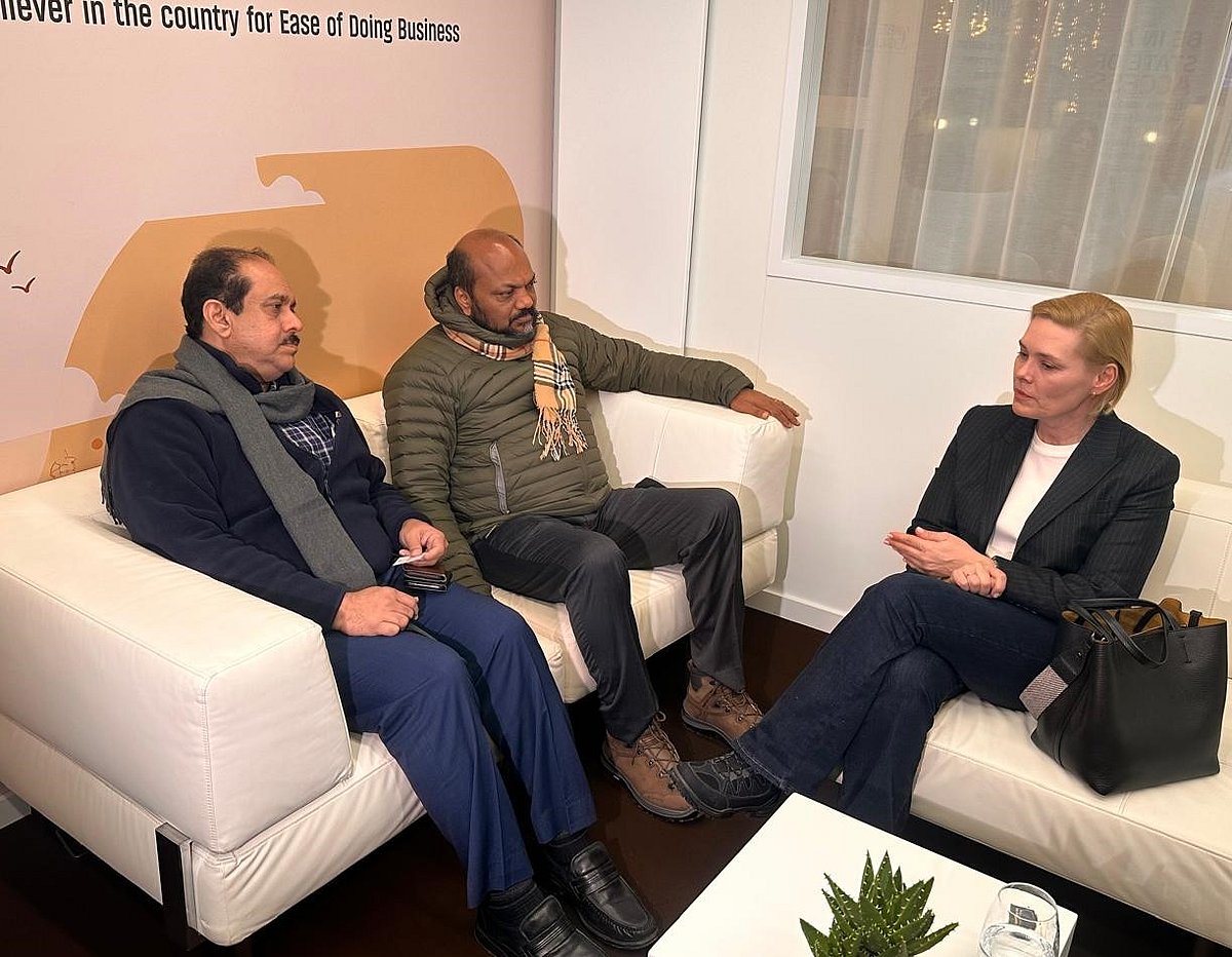 Minister Rajeeve Engages With Industry Stakeholders At WEF - null