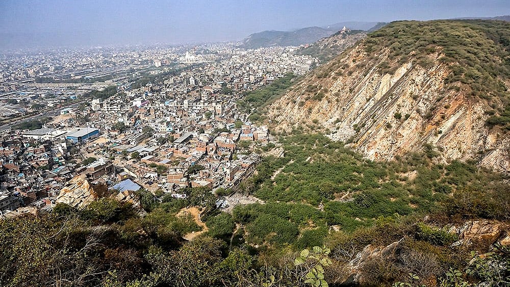 SC Continues Stay On New Aravalli Definition, Seeks Expert Inputs; Bars Mining In Region - | Photo: PTI | Representational