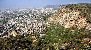 | Photo: PTI | Representational : SC Continues Stay On New Aravalli Definition, Seeks Expert Inputs; Bars Mining In Region