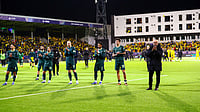 | Photo: NTB/Mats Torbergsen via AP : Manchester City's Erling Haaland, center, and head coach Pep Guardiola, right, applaud the crowd after the Champions League soccer match between Bodo/Glimt and Manchester City in Bodo, Norway, Tuesday, Jan. 20, 2026.