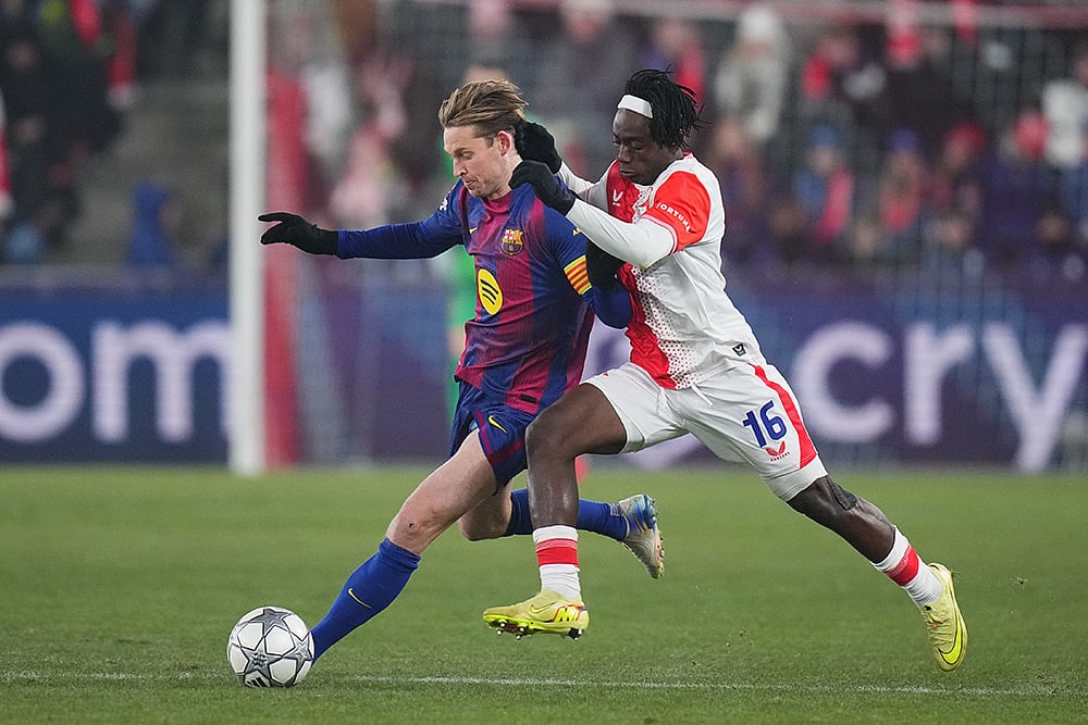 Slavia Prague vs Barcelona Champions League soccer-Frenkie de Jong