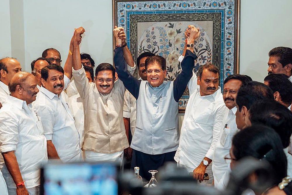 TTV Dhinakaran joins NDA alliance in Chennai