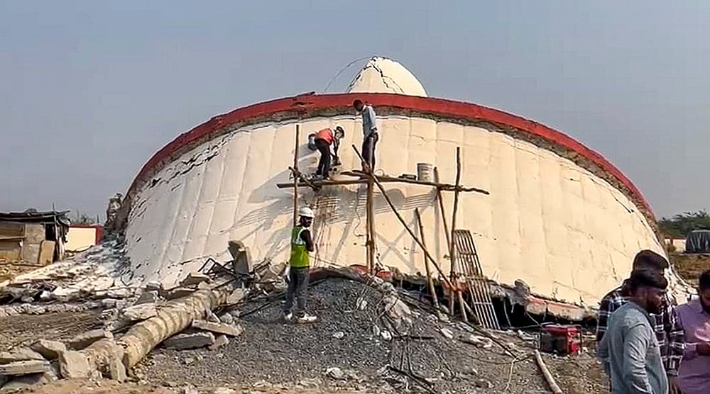 Collapse of newly constructed water tank in Surat: 7 arrested