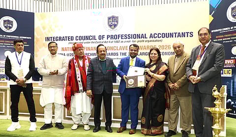 The honour was bestowed upon Shri Bharati by Smt. Meenakshi Lekhi, Former Minister of State for External Affairs, and Dr. Harsh Vardhan, Former Minister of Environment, Forest and Climate Change (MOEFCC), in the presence of eminent leaders from the finance, banking, and policy-making fraternity.