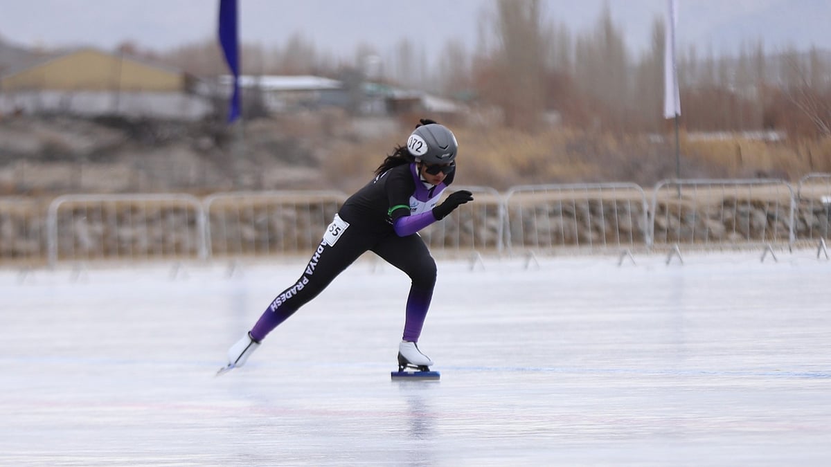 Udreka Singh in action en route winning the women’s 500m long track gold medal at Khelo India Winter Games 2026. - SAI Media