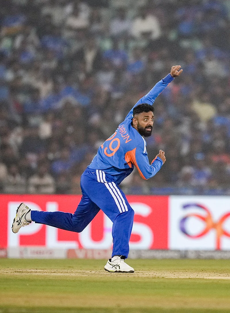 IND vs NZ 2nd T20I Cricket-Varun Chakravarthy