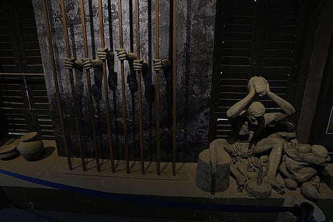 The artwork illustrates the brutalities inflicted on Indian freedom fighters and the hardships they endured while imprisoned by the British at celular jail.