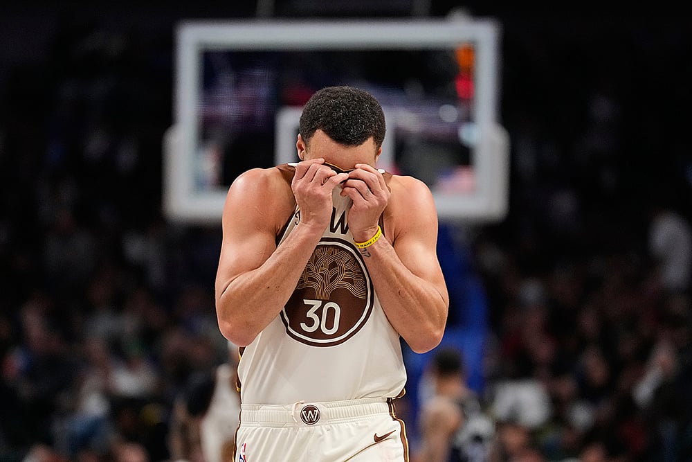 Warriors vs Mavericks Basketball-Stephen Curry