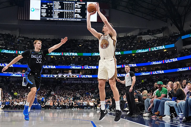 Warriors vs Mavericks Basketball-Quinten Post